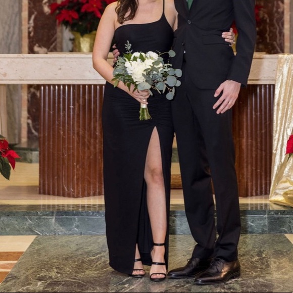 Lovers and Friends black asymmetrical maxi dress - Picture 3 of 4